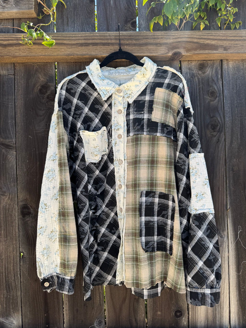 "MOTHERTRUCKING" Flannel in BLACK