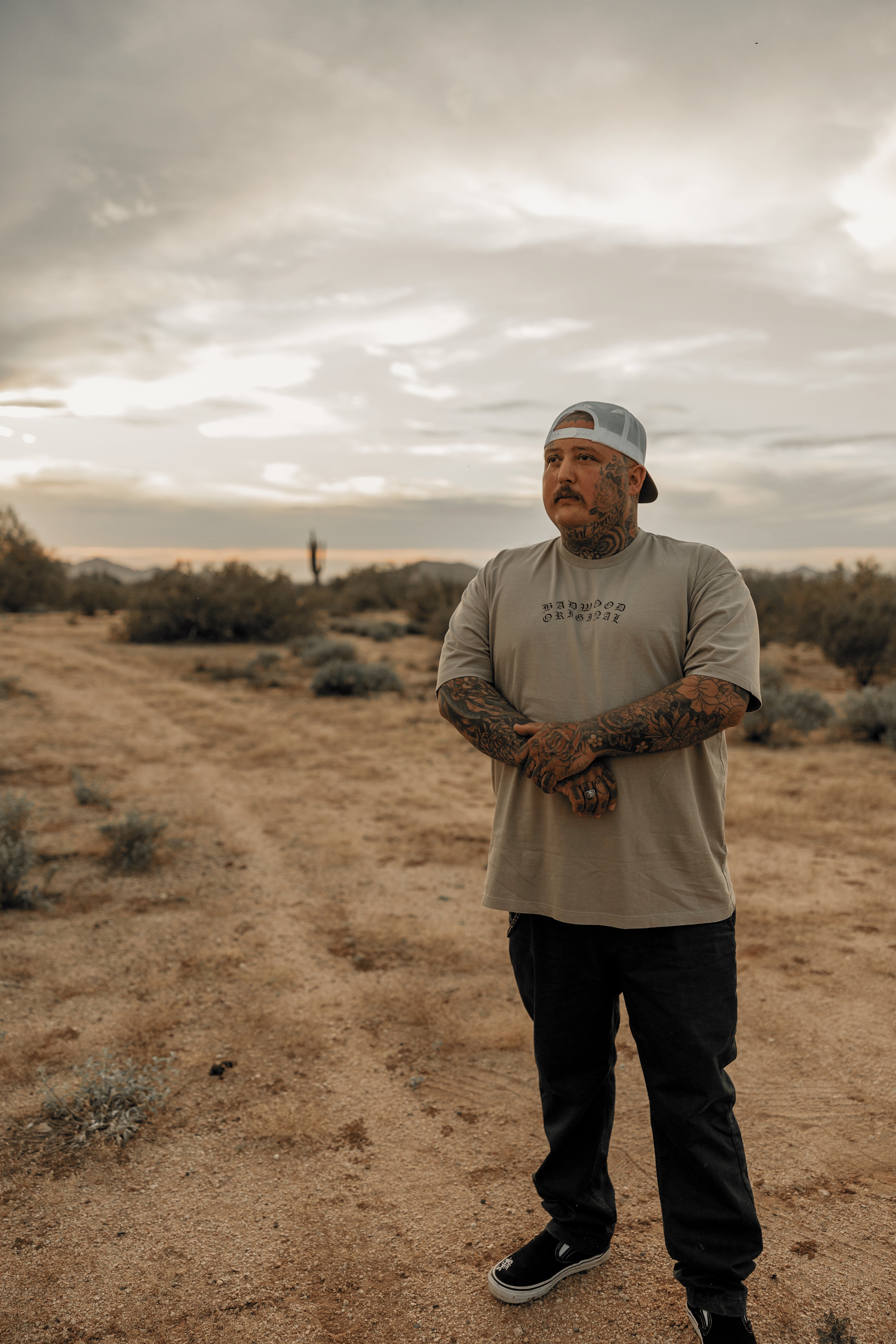 O.G. OLD ENGLISH TEE in CEMENT