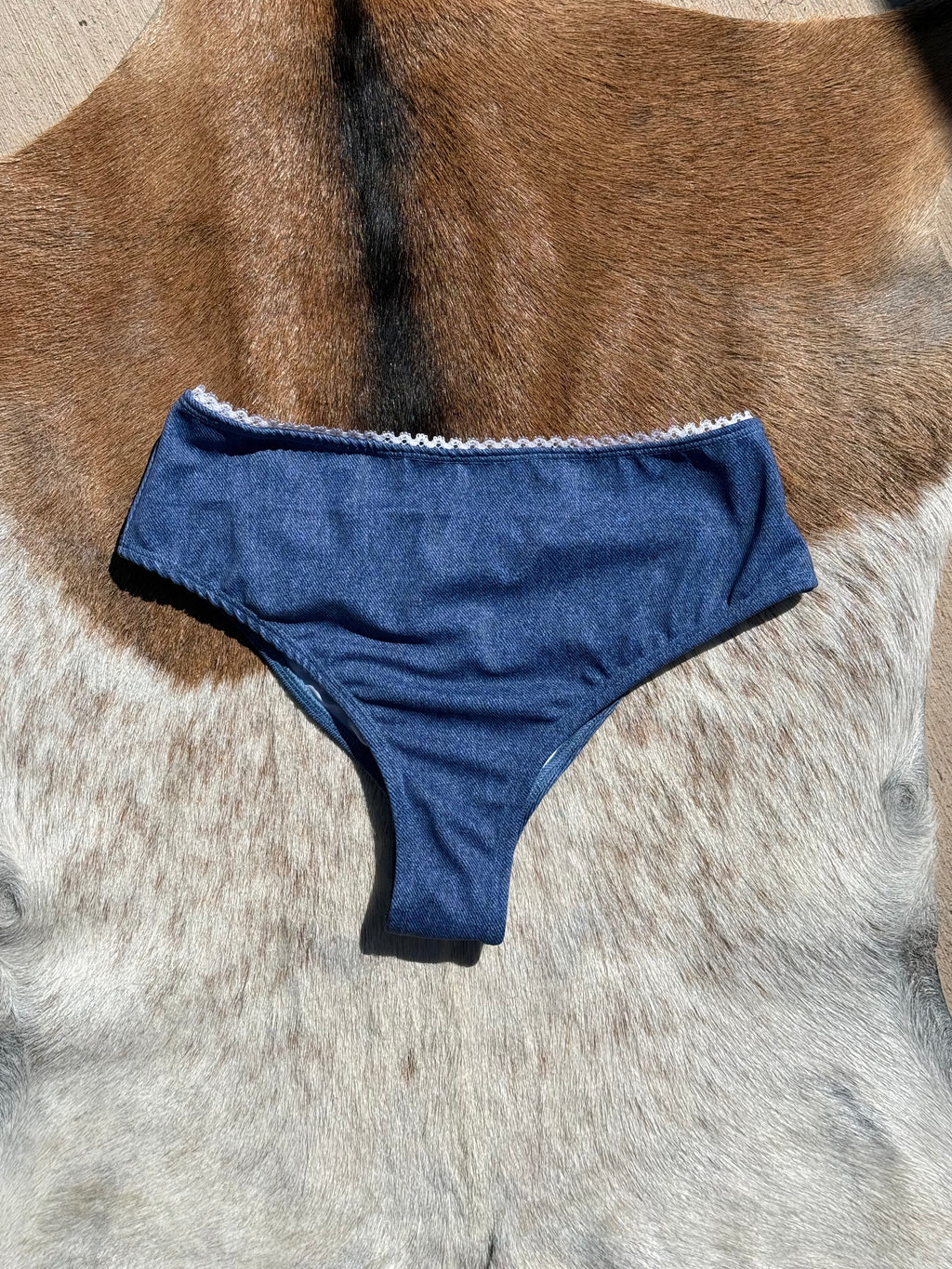 "AMERICAN HONEY" DAISY DUKES