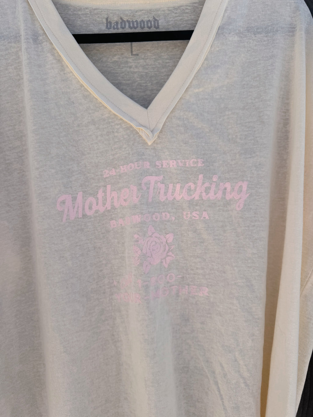 "MOTHERTRUCKING" Tee in IVORY