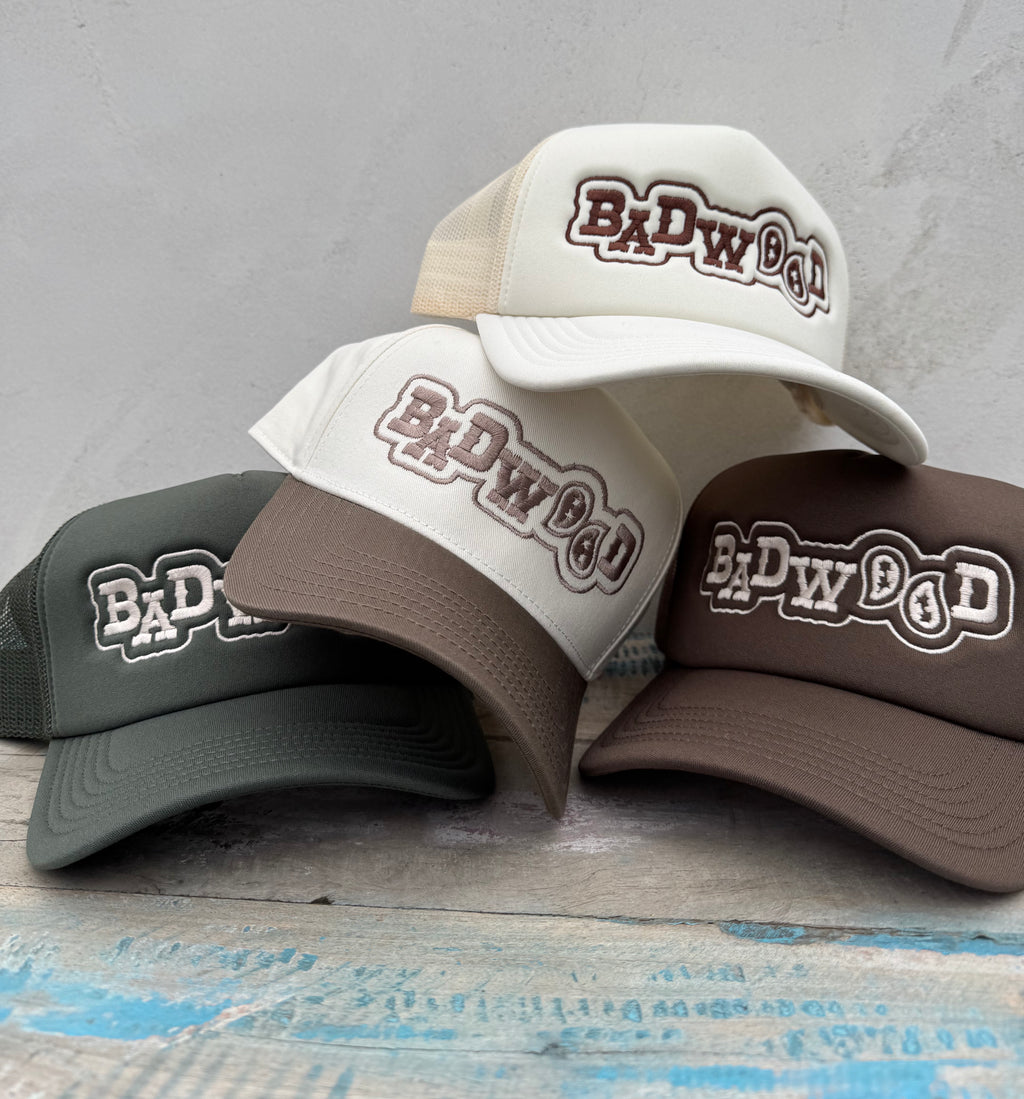 "PAISLEY" TRUCKER HAT in MUDDY