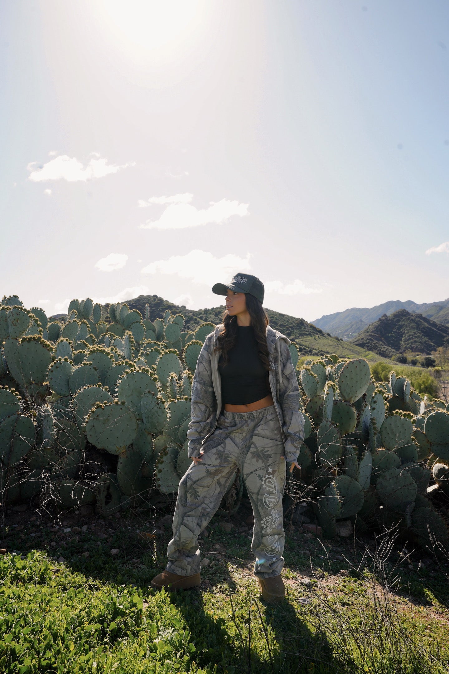 "PAISLEY" UNISEX SWEATPANTS in REAL TREE